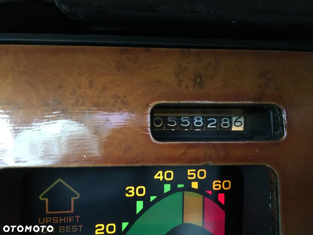 Chevrolet Corvette - 16