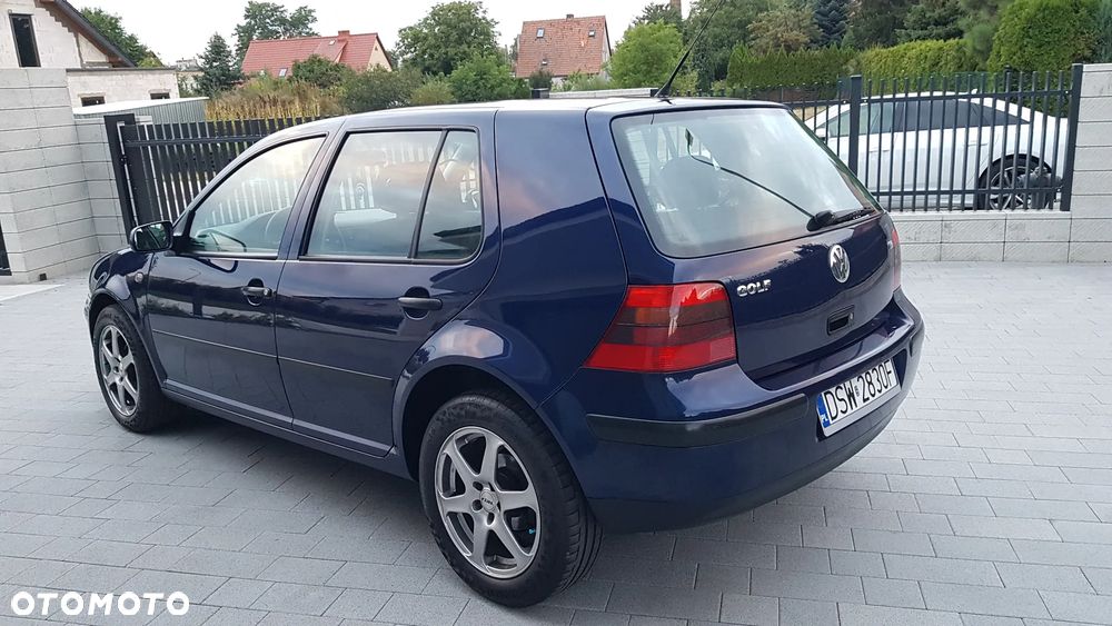 Volkswagen Golf 1.6 Comfortline - 15