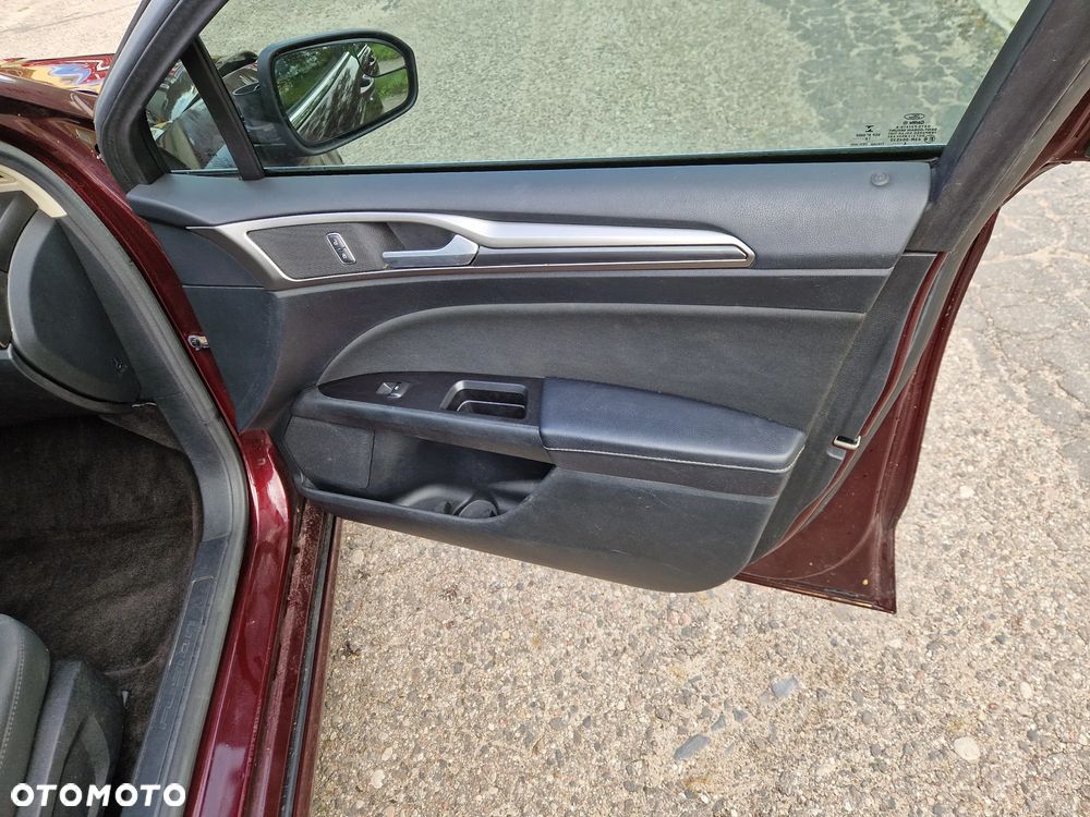 Ford Fusion - 24