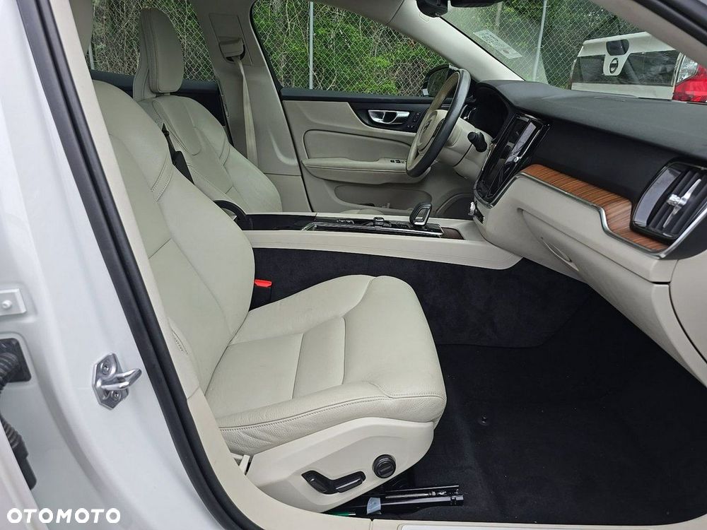 Volvo S60 B5 B AWD Inscription - 8