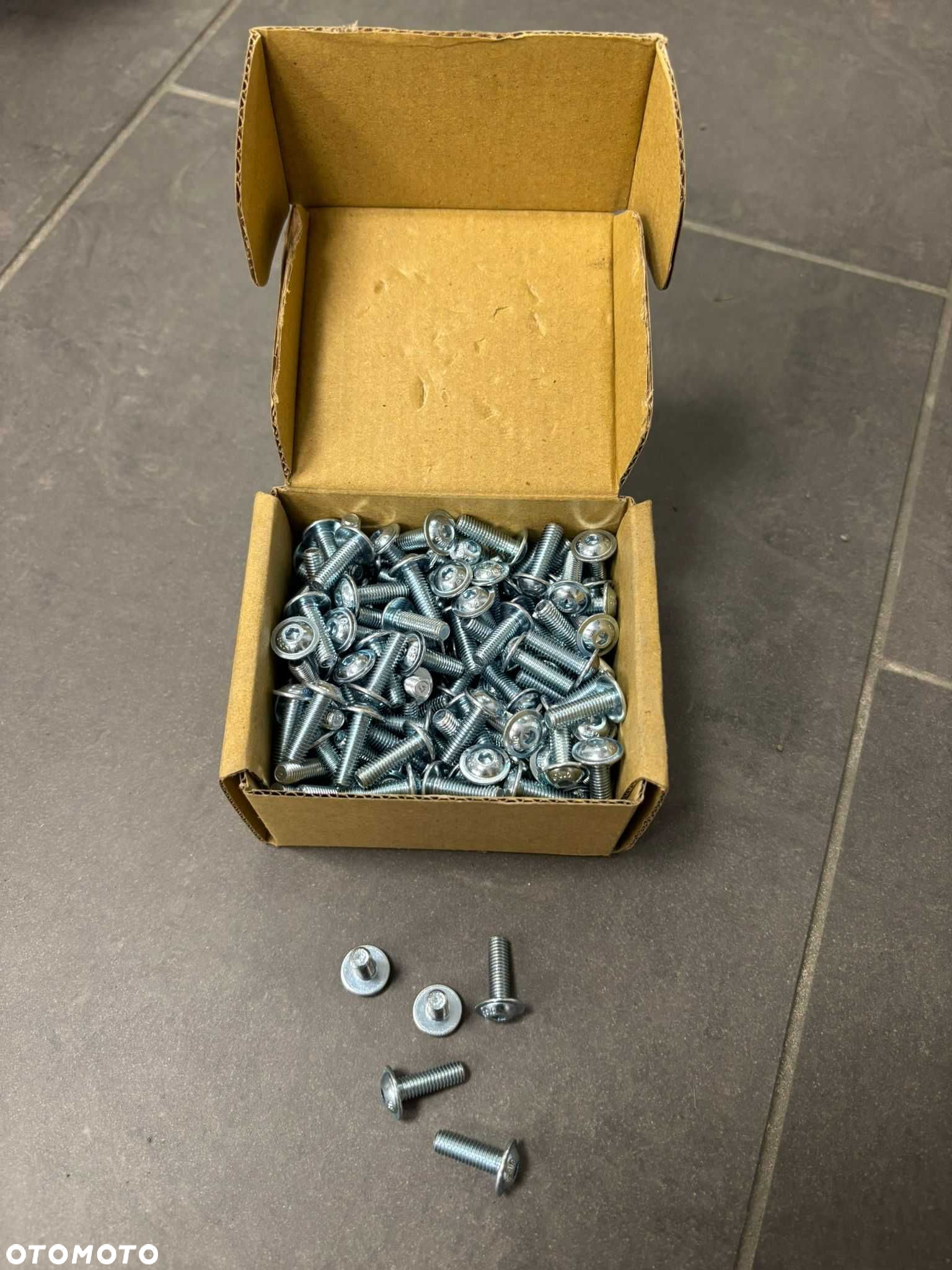 Śruba montażowa M5X16 do Yamaha Honda Kawasaki inne 200szt - 2