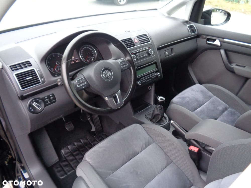 Volkswagen Touran 2010 photo 5