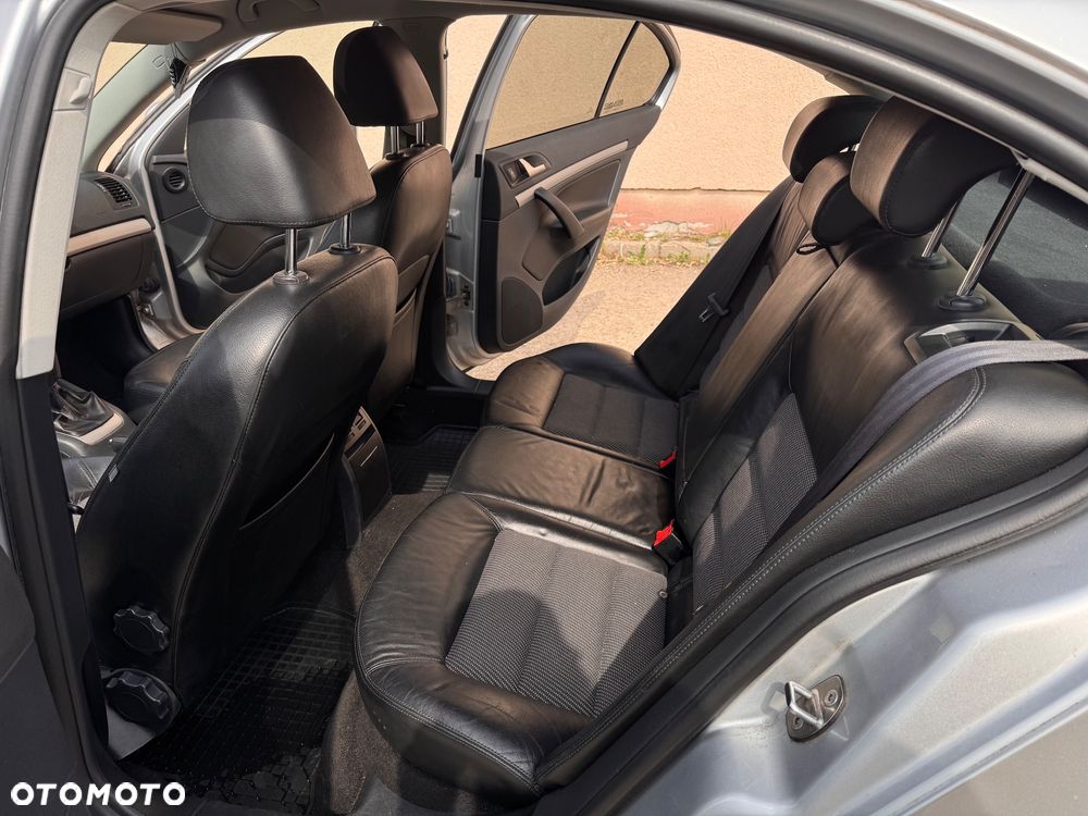 Skoda Octavia 1.8 TSI Ambiente - 5