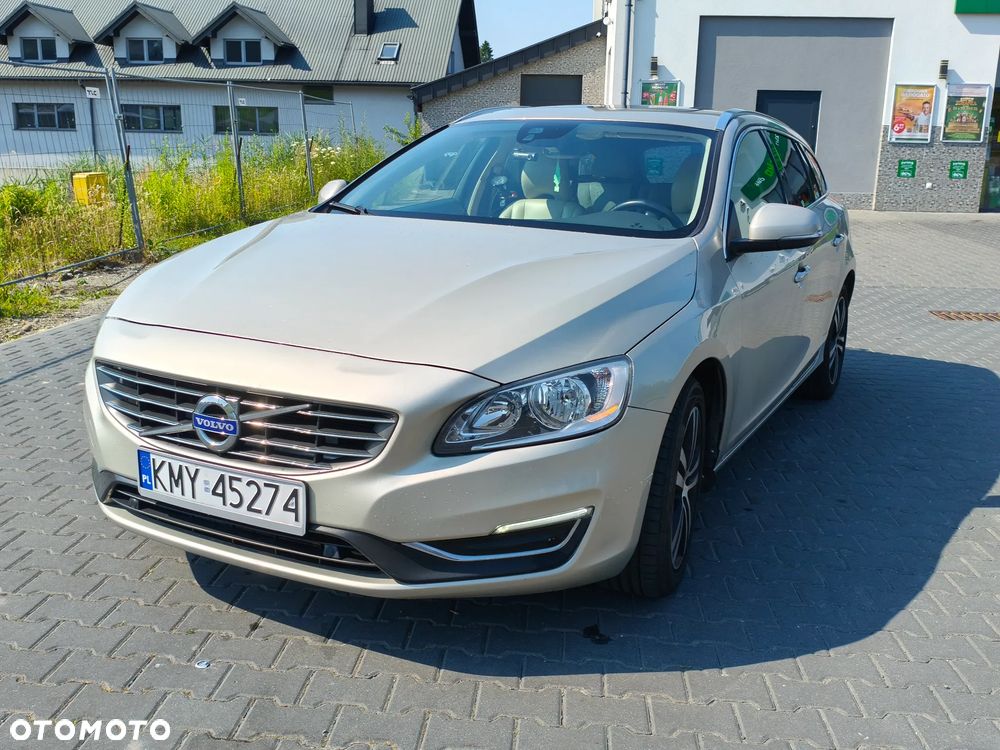 Volvo V60 T5 Drive-E Momentum - 10