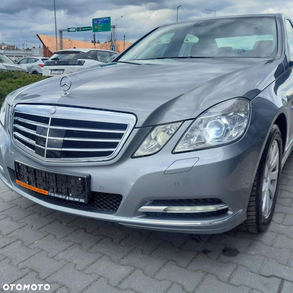 Mercedes-Benz Klasa E 350 CGI BlueEFFICIENCY 7G-TRONIC Elegance - 2