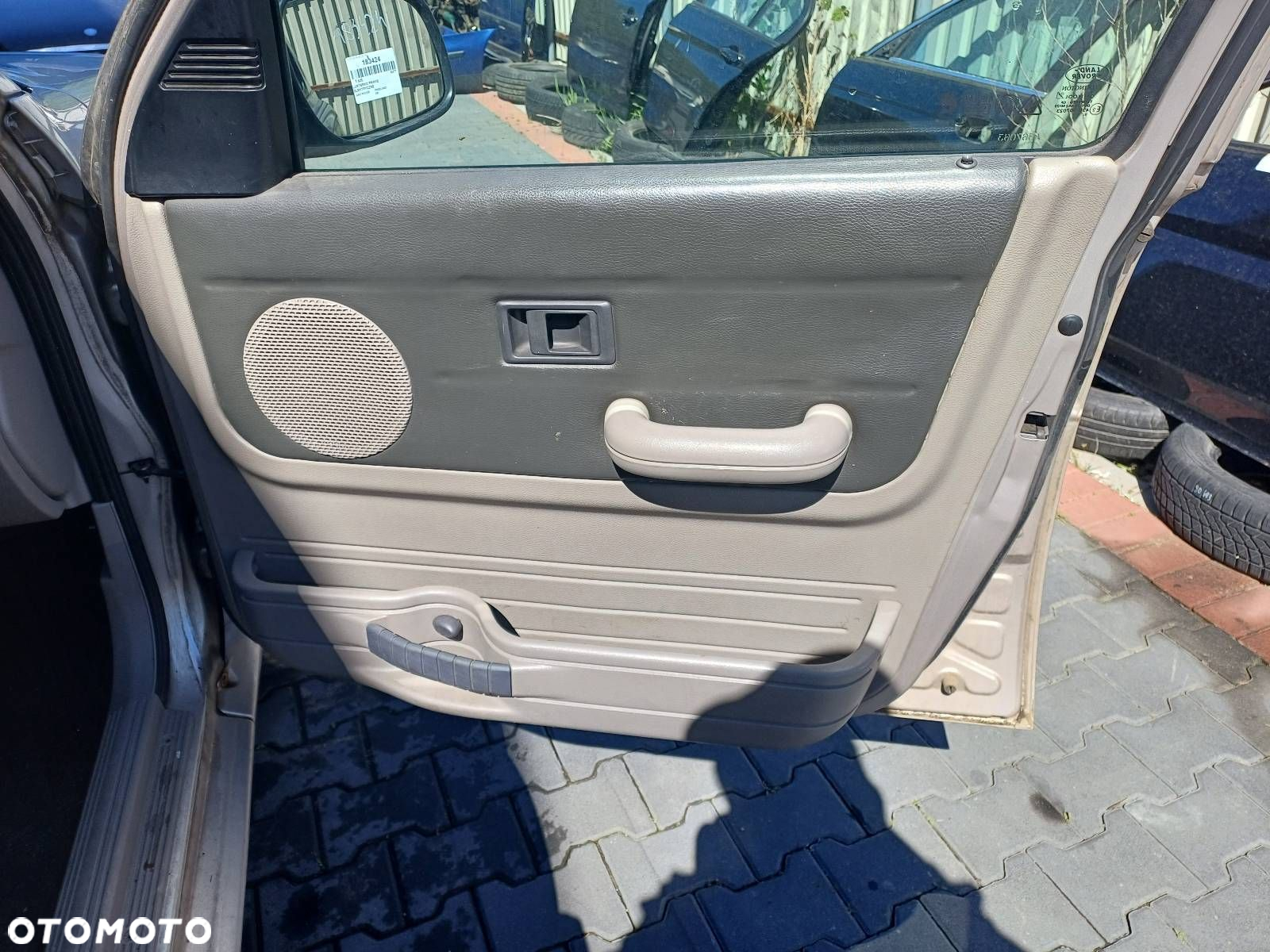 DRZWI KOMPLETNE PRAWY PRZÓD LAND FREELANDER I 642 - 3