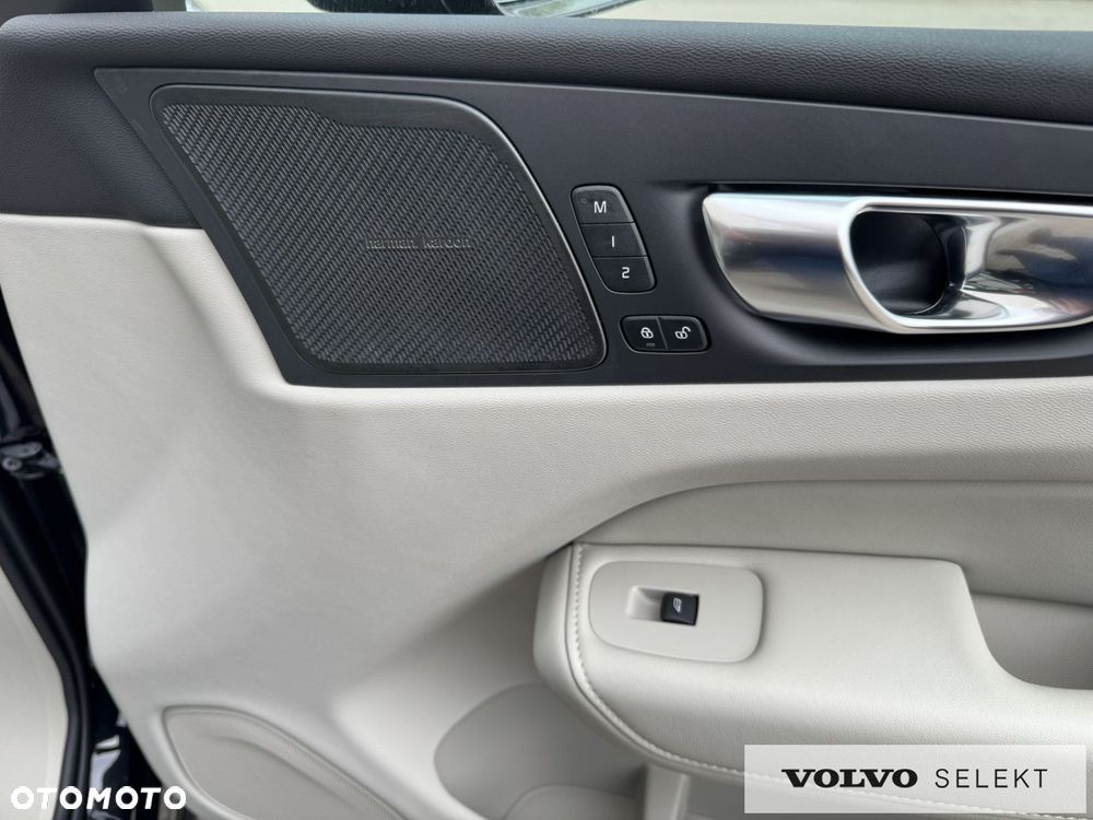 Volvo XC 60 T6 Plug-In Hybrid AWD Plus Dark - 30