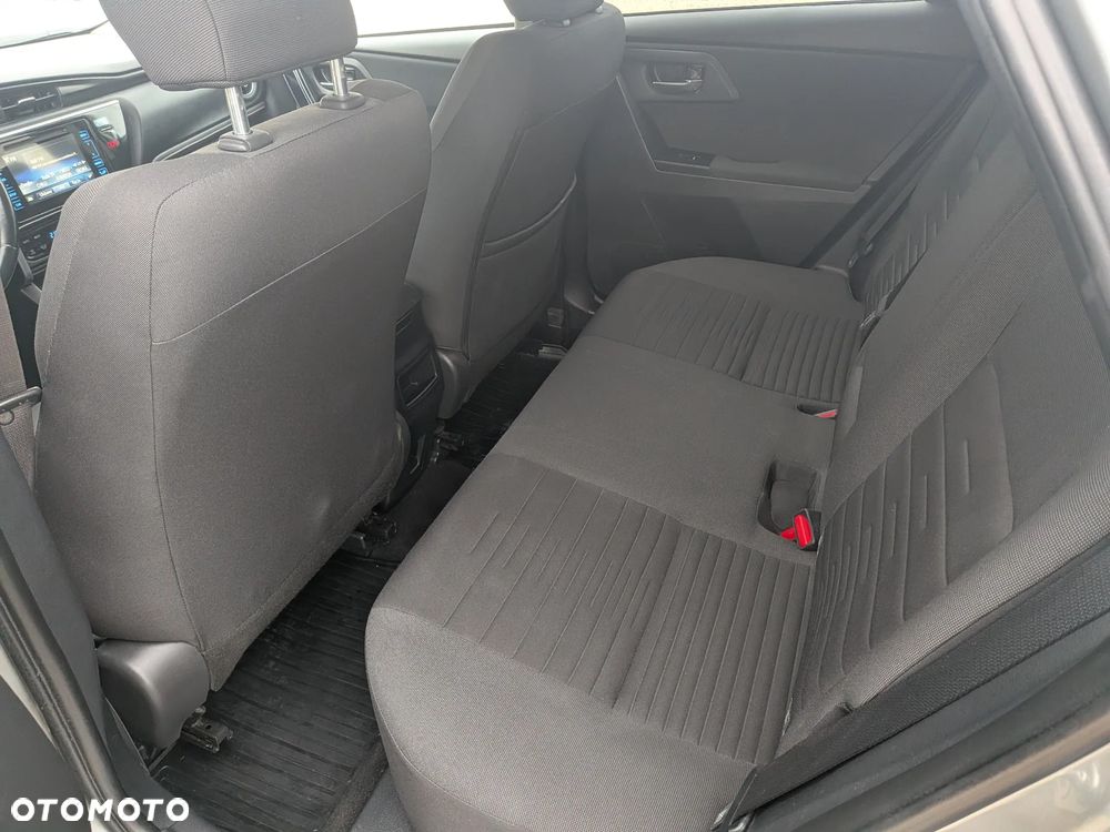 Toyota Auris 1.6 Prestige - 25