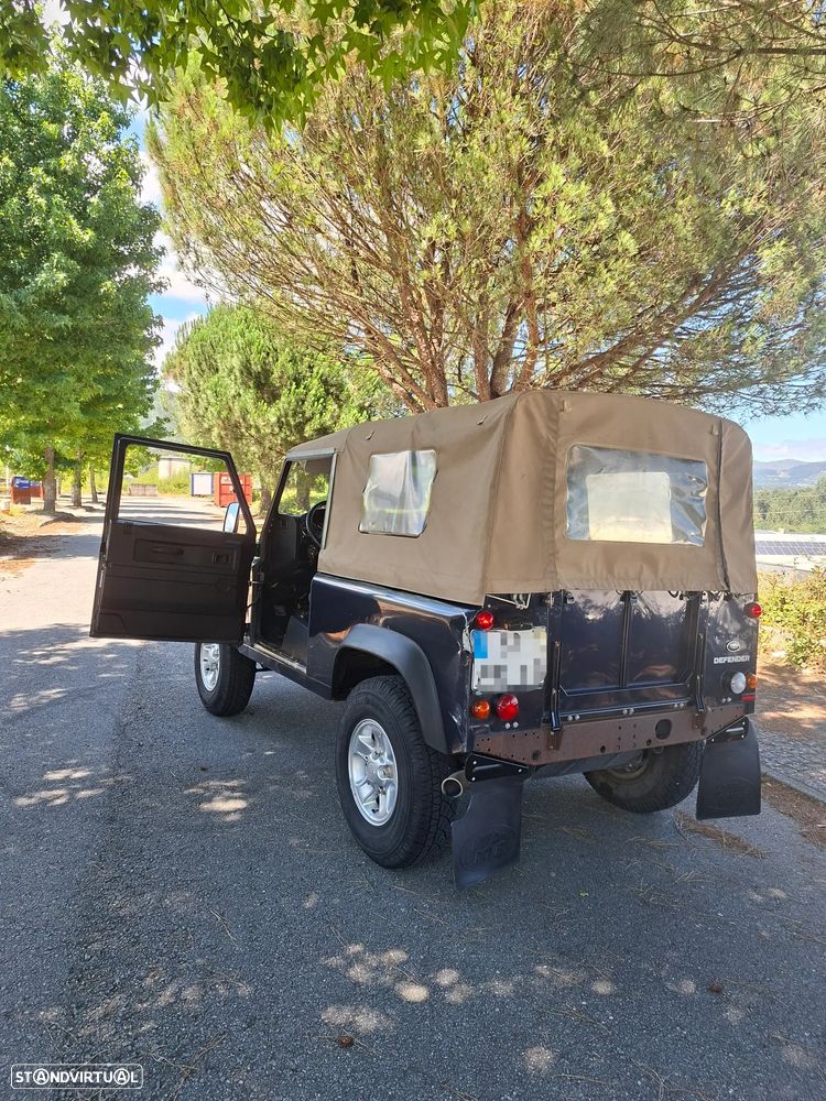 Land Rover Defender 90 2.2 CRD E - 14