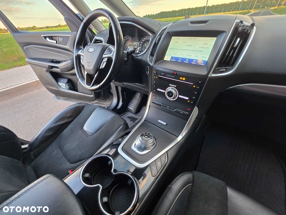 Ford Galaxy - 8