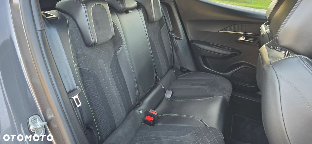 Peugeot 2008 1.5 BlueHDi GT Pack S&S EAT8 - 26