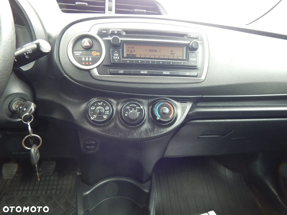 Toyota Yaris 1.33 Sol - 14