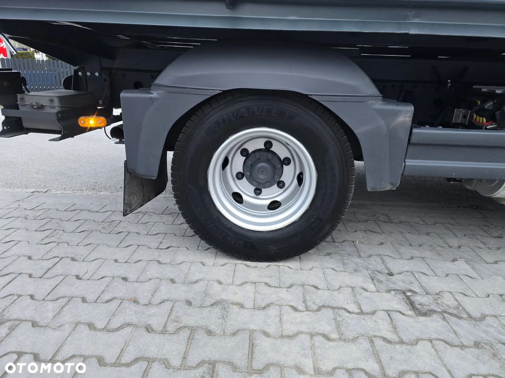 Mercedes-Benz Atego/Wywrotka/Manual/Blokada mostu - 8
