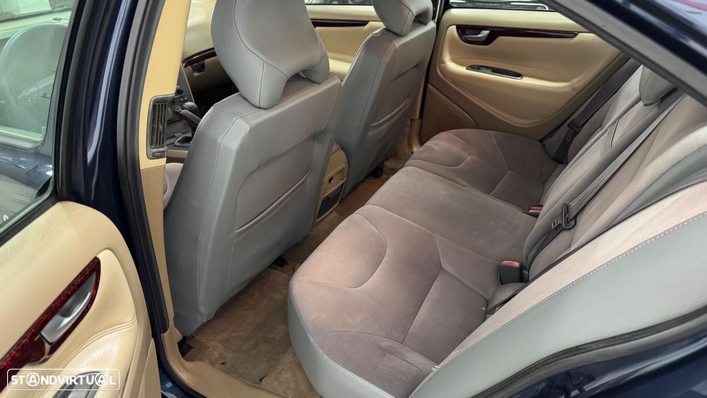 Volvo S60 2.4 D5 - 10