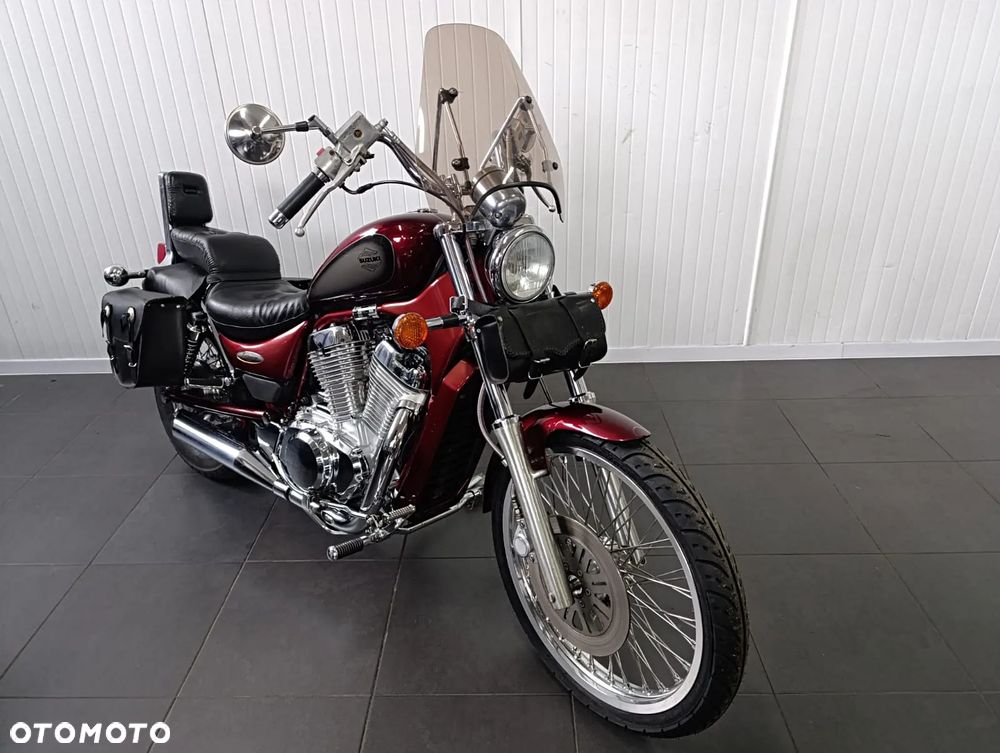 Suzuki Intruder - 14