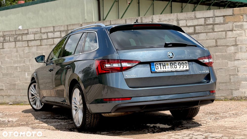Skoda Superb 2.0 TDI Premium Edition - 20