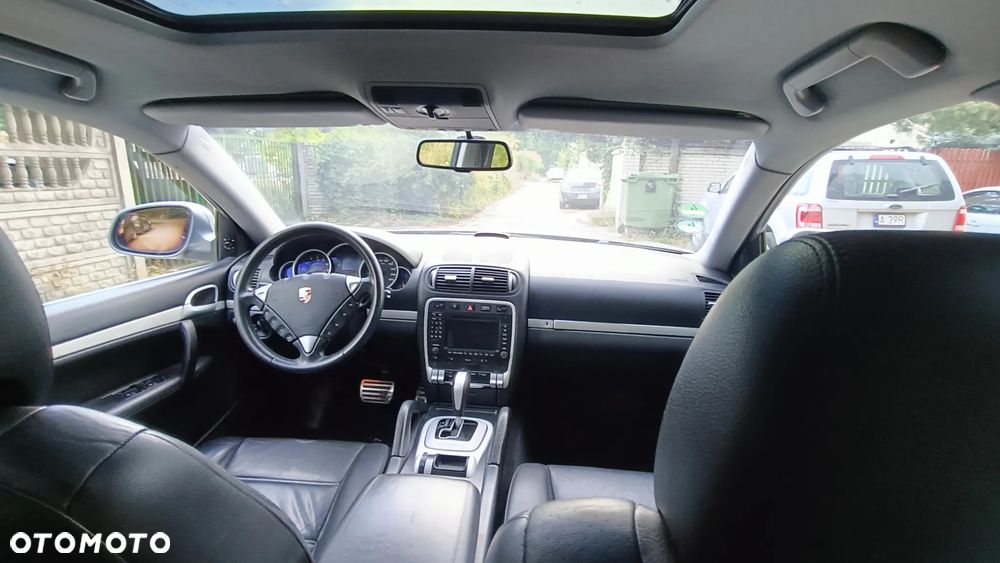 Porsche Cayenne - 27