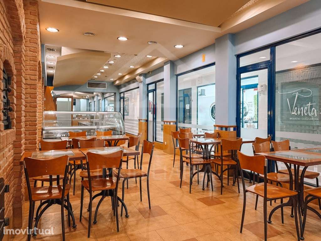 Café no centro de Benavente - Grande imagem: 5/17