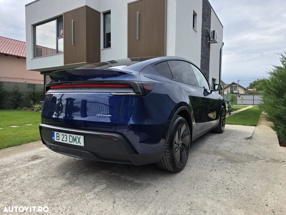 Tesla Model Y Long Range RWD Premium - 10