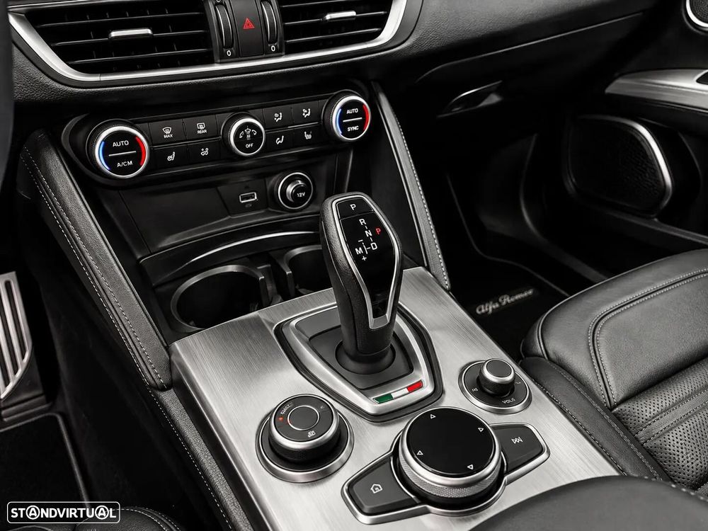 Alfa Romeo Stelvio - 10