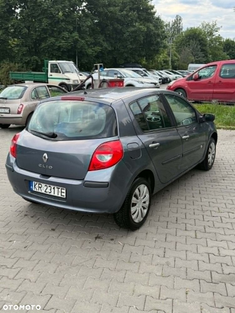 Renault Clio - 7