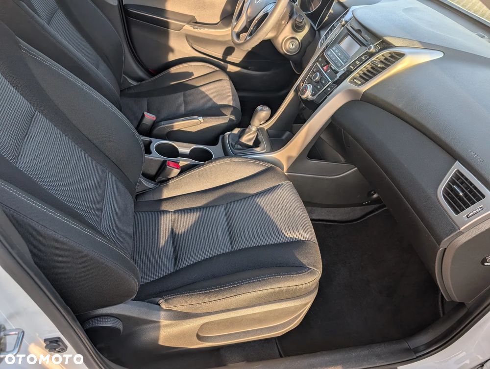 Hyundai i30 1.4 Base - 11