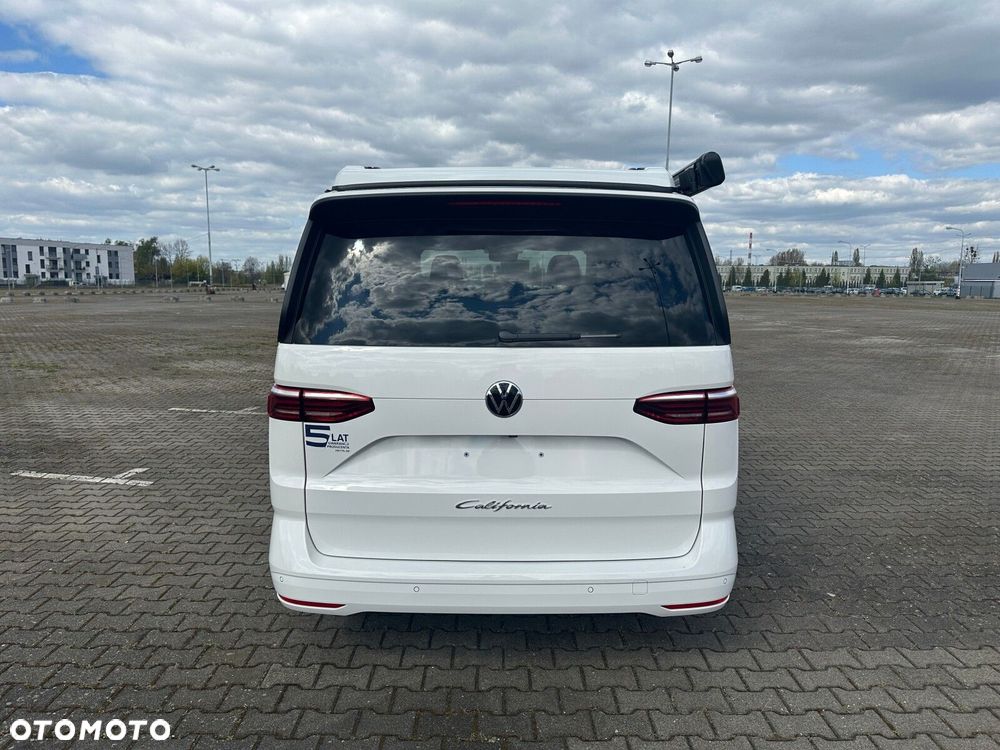 Volkswagen california Nowa California Beach silnik: 2,0 l TSI OPF 204 KM / skrzynia biegów: 7-biegowa DSG rozstaw osi: 3124 mm - 6