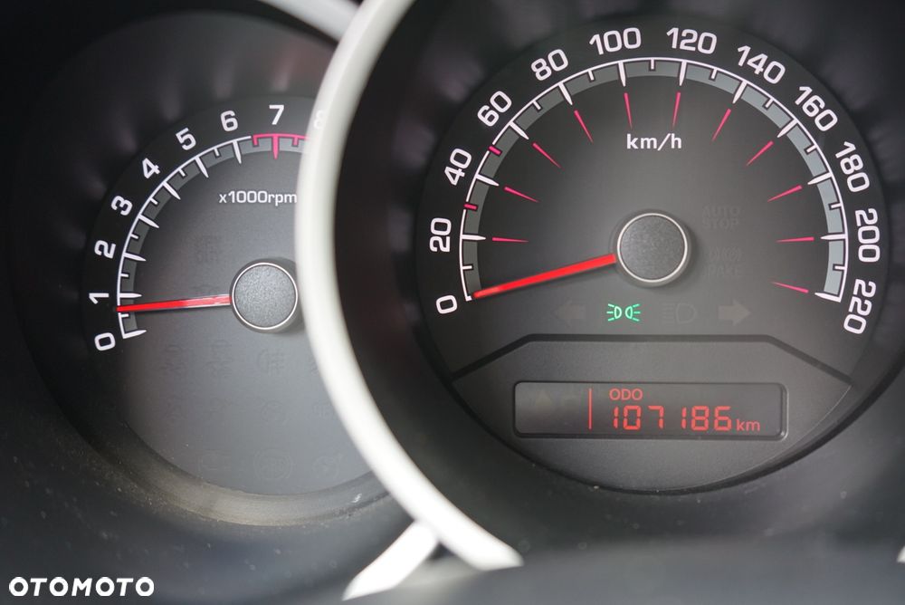 Kia Venga - 12