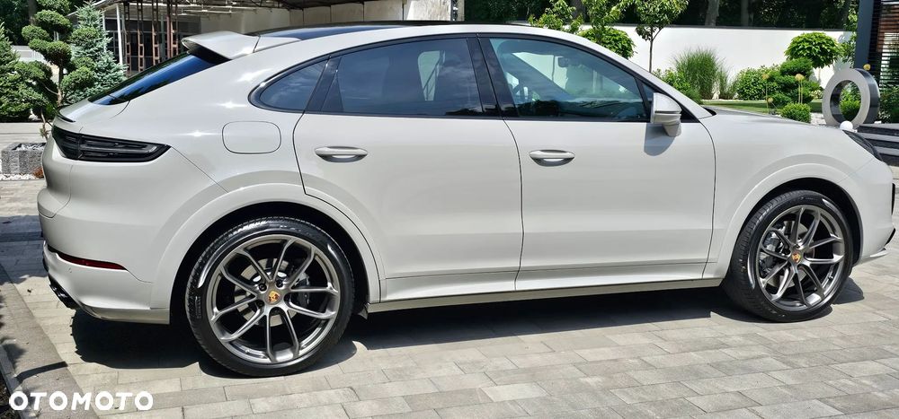 Porsche Cayenne - 4