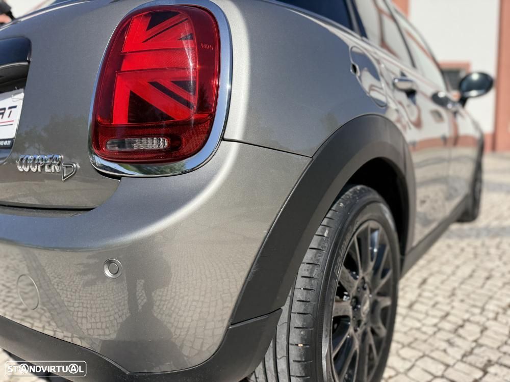 MINI 5 Portas Cooper D Auto - 9