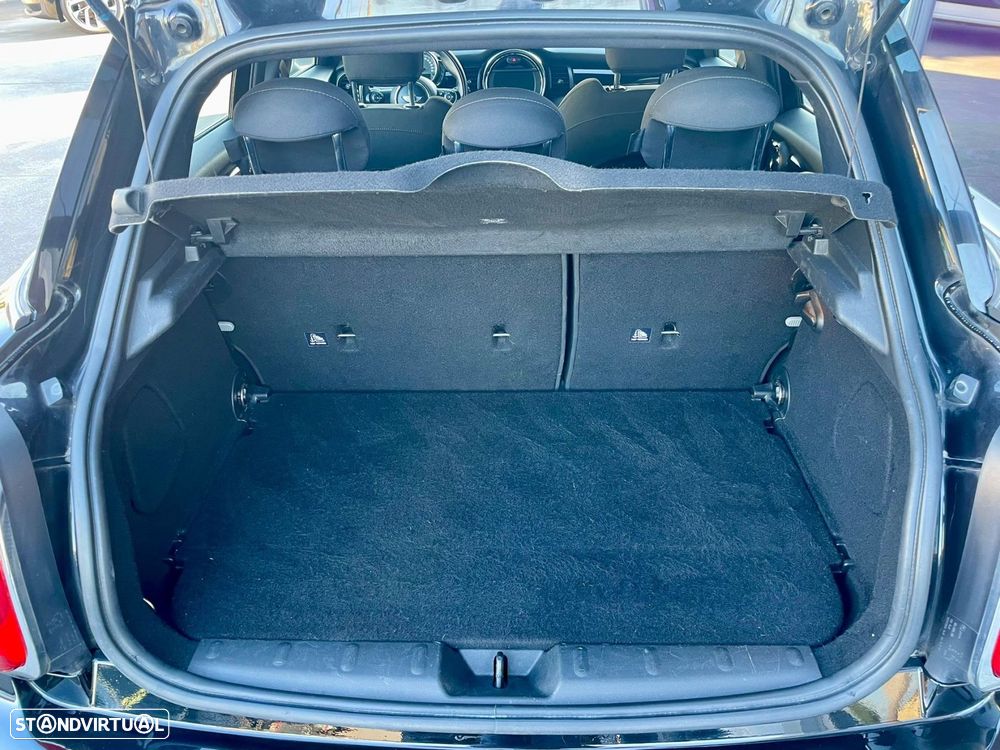 MINI 5 Portas Cooper Auto - 11