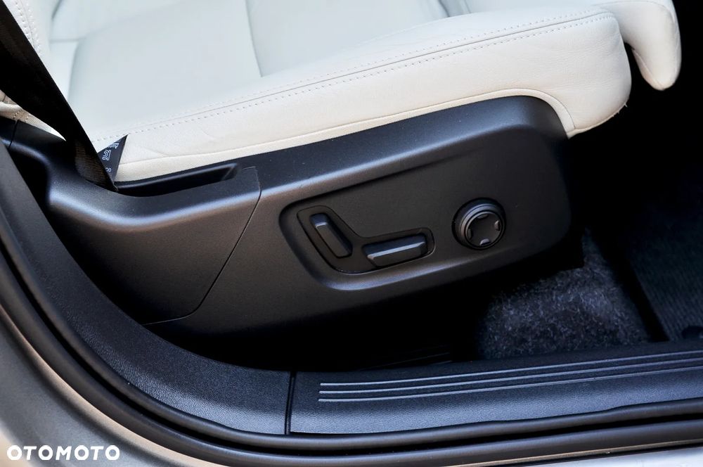 Volvo XC 40 T3 Inscription - 19