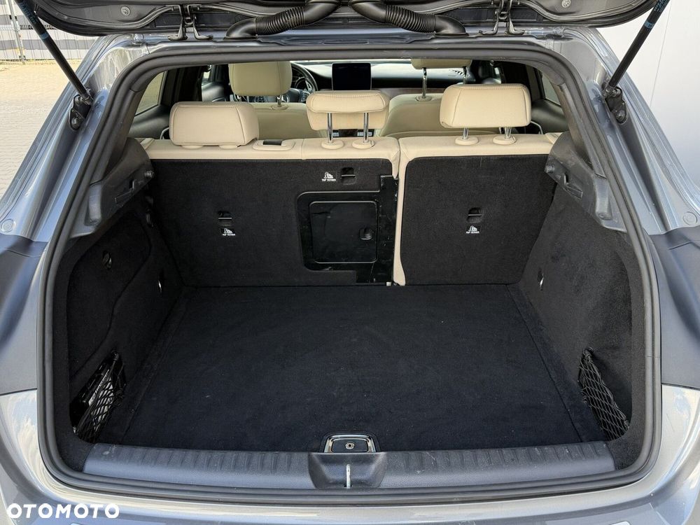 Mercedes-Benz GLA 250 4-Matic - 21