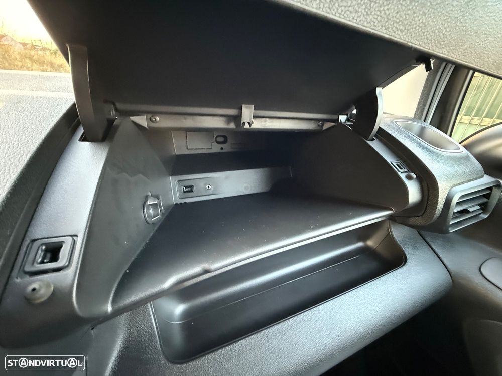 Peugeot PARTNER1.5 BlueHDI Premium - 28