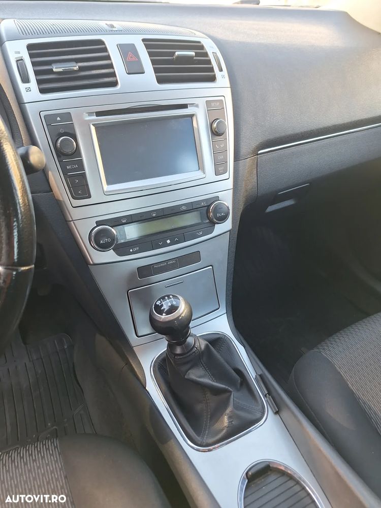 Toyota Avensis 2.0 D-4D Executive - 8