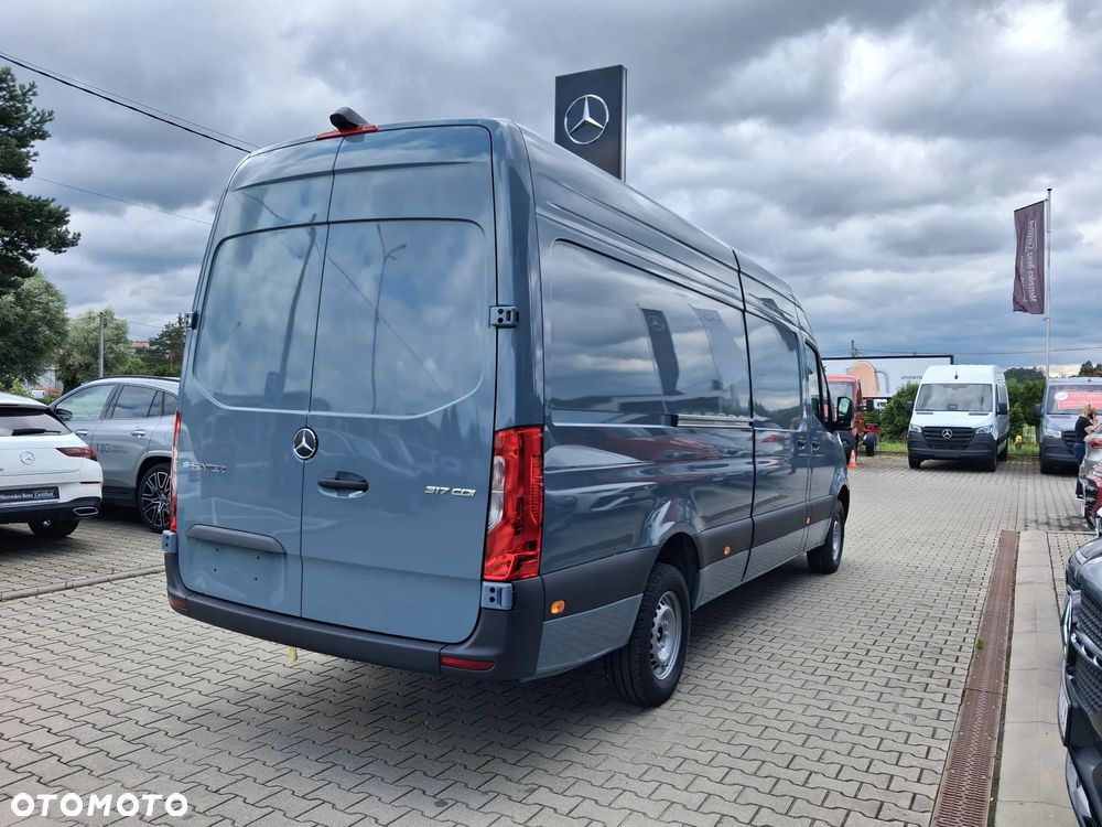 Mercedes-Benz Sprinter - 7