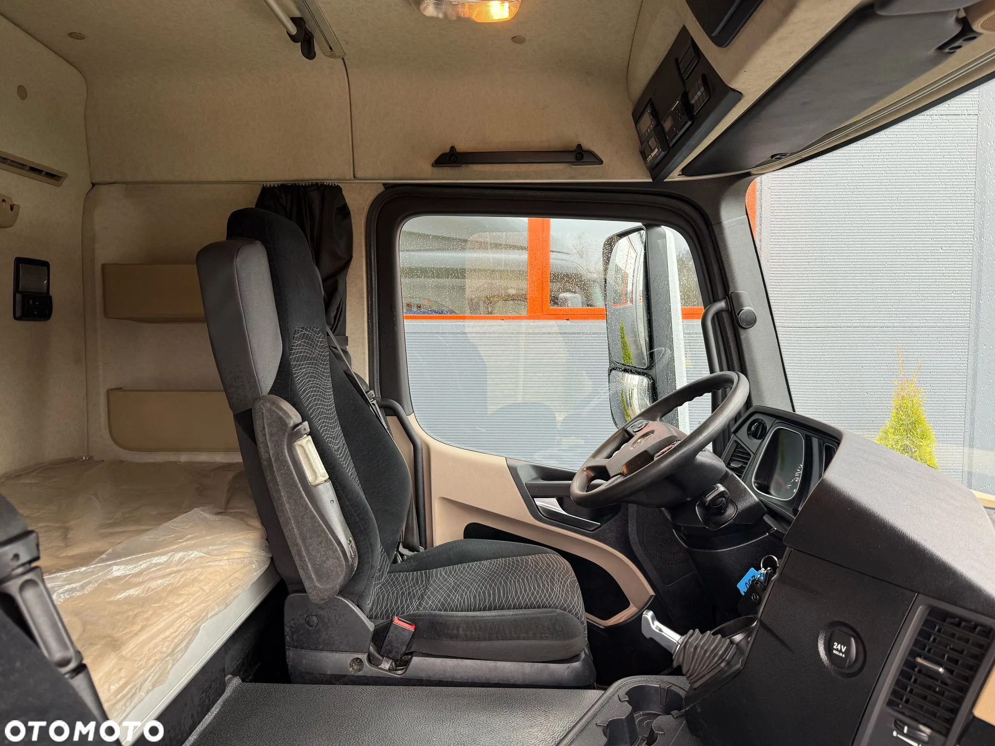 Mercedes-Benz Actros 1824 // E6 // sypialka // chłodnia 20 Epal // winda // 4x2 - 30