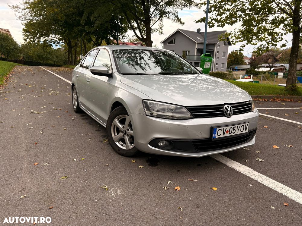 Volkswagen Jetta 1.6 TDI Blue Motion Technology Comfortline - 13