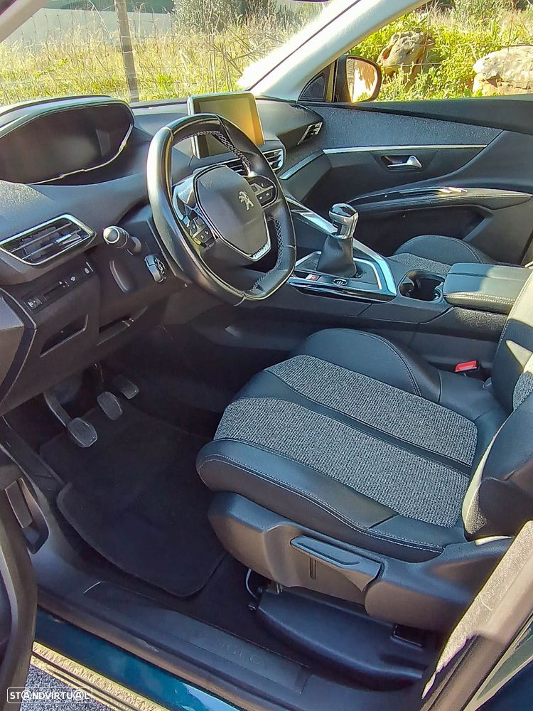 Peugeot 5008 - 17