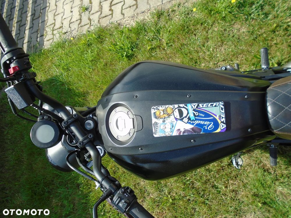 Yamaha XSR - 12