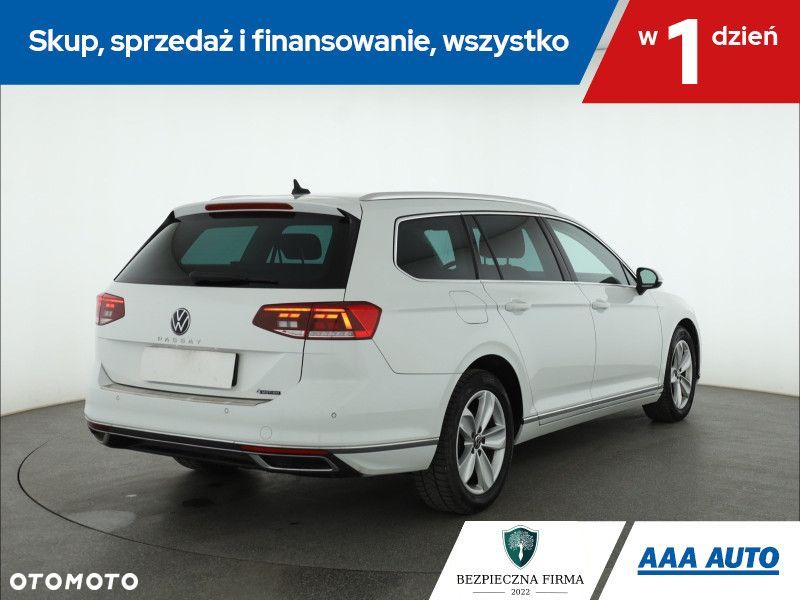 Volkswagen Passat Variant - 7
