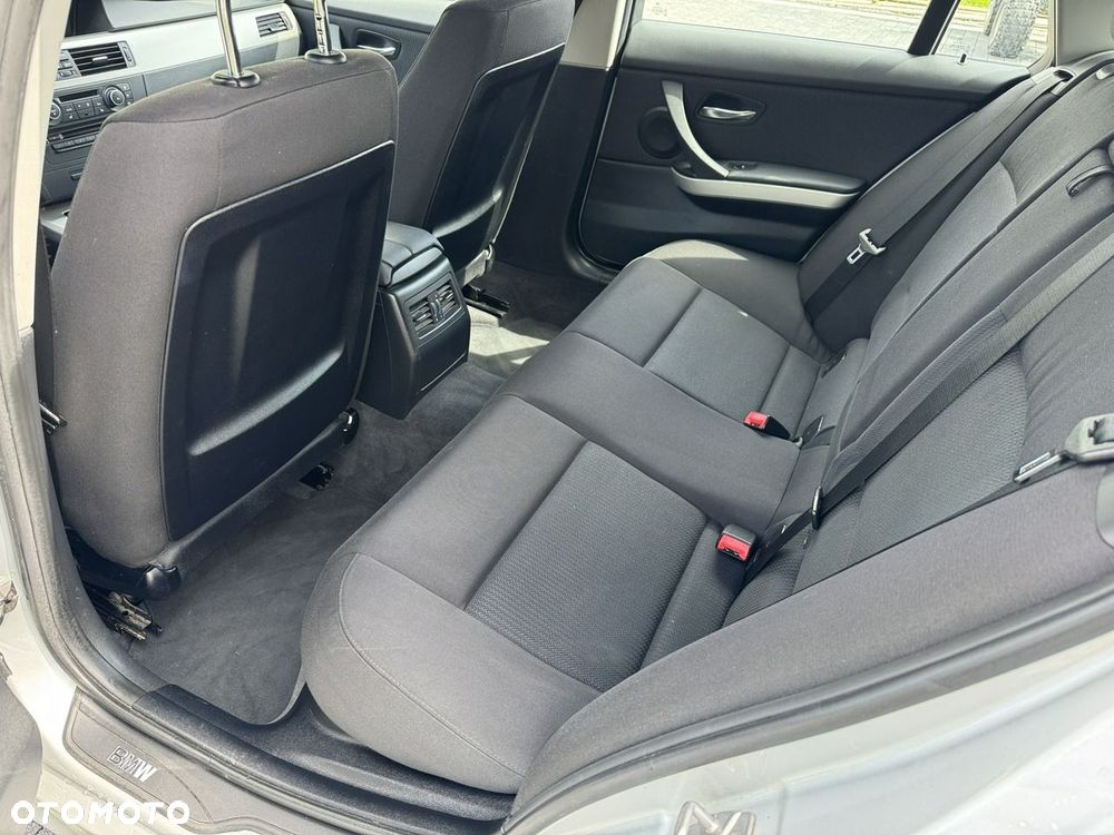 BMW Seria 3 318d - 22