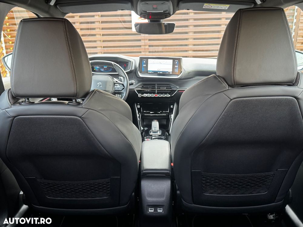 Peugeot 2008 PureTech 130 EAT8 GT - 18