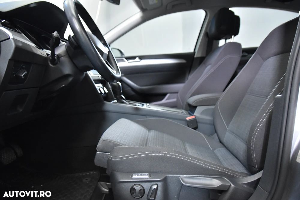Volkswagen Passat - 20