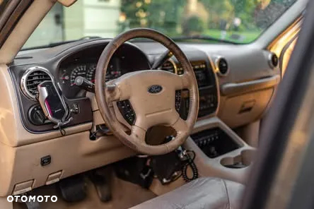 Ford Expedition - 16