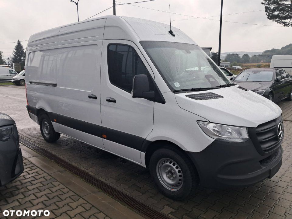 Mercedes-Benz Sprinter - 4