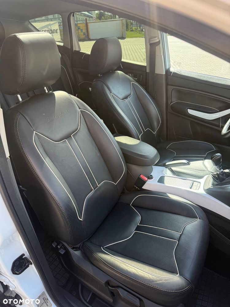 Ford Kuga 2.0 TDCi 4x4 Titanium - 6