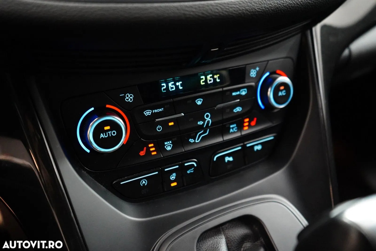 Ford Kuga 1.5 EcoBoost 4x4 Aut. ST-Line - 26
