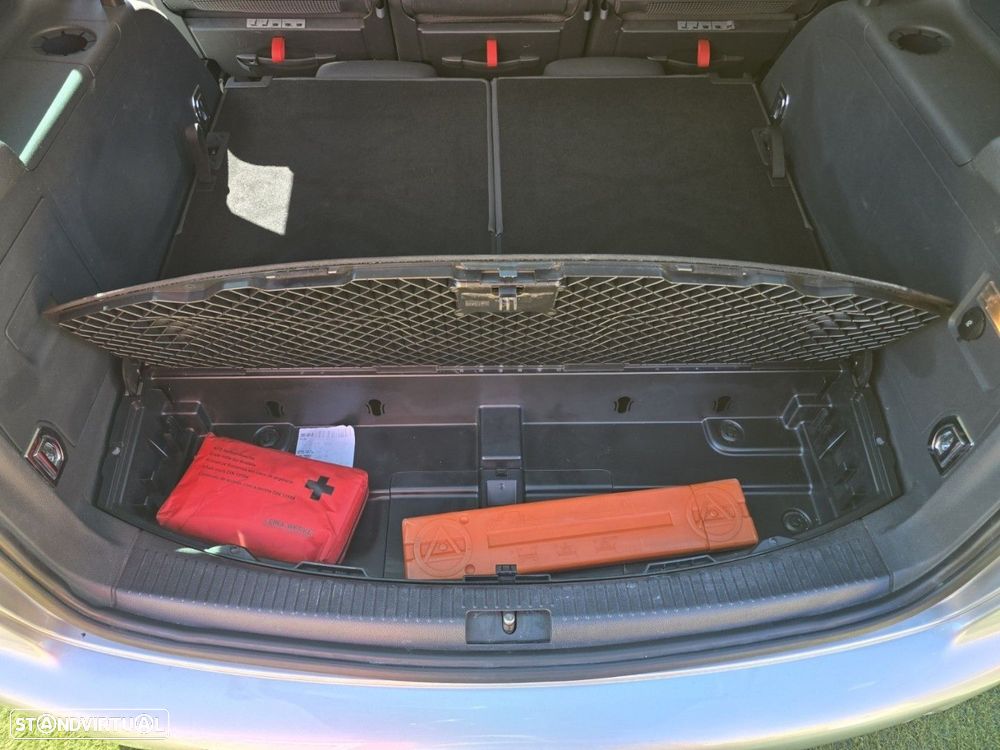 VW Touran 2.0 TDI Blue.Highline 7L - 30