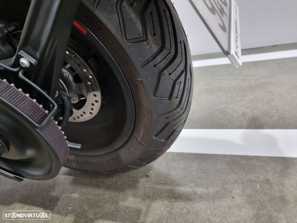 BMW CE 02 Cosmicblack - 14